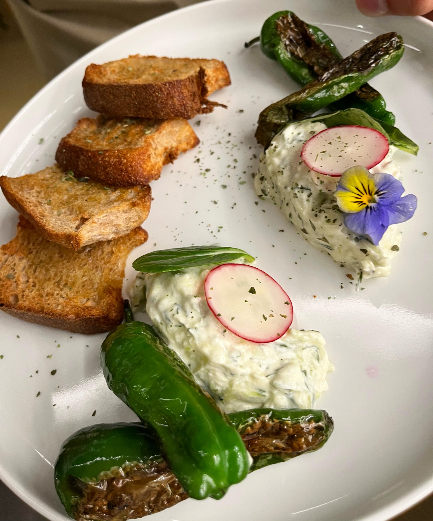 Noch nichts vor am Donnerstag?
Kommt vorbei und probiert unsere leckeren Tapas 😍
Perfekt zum Teilen, Genießen und einen gemütlichen Abend verbringen!
#knittlingen #enzkreis #faustgeburtshaus #welovefaust#gasthausfaust dasfaustgasthaus appartementsfaustappartements dasfaustknittlingen food catering foodlover