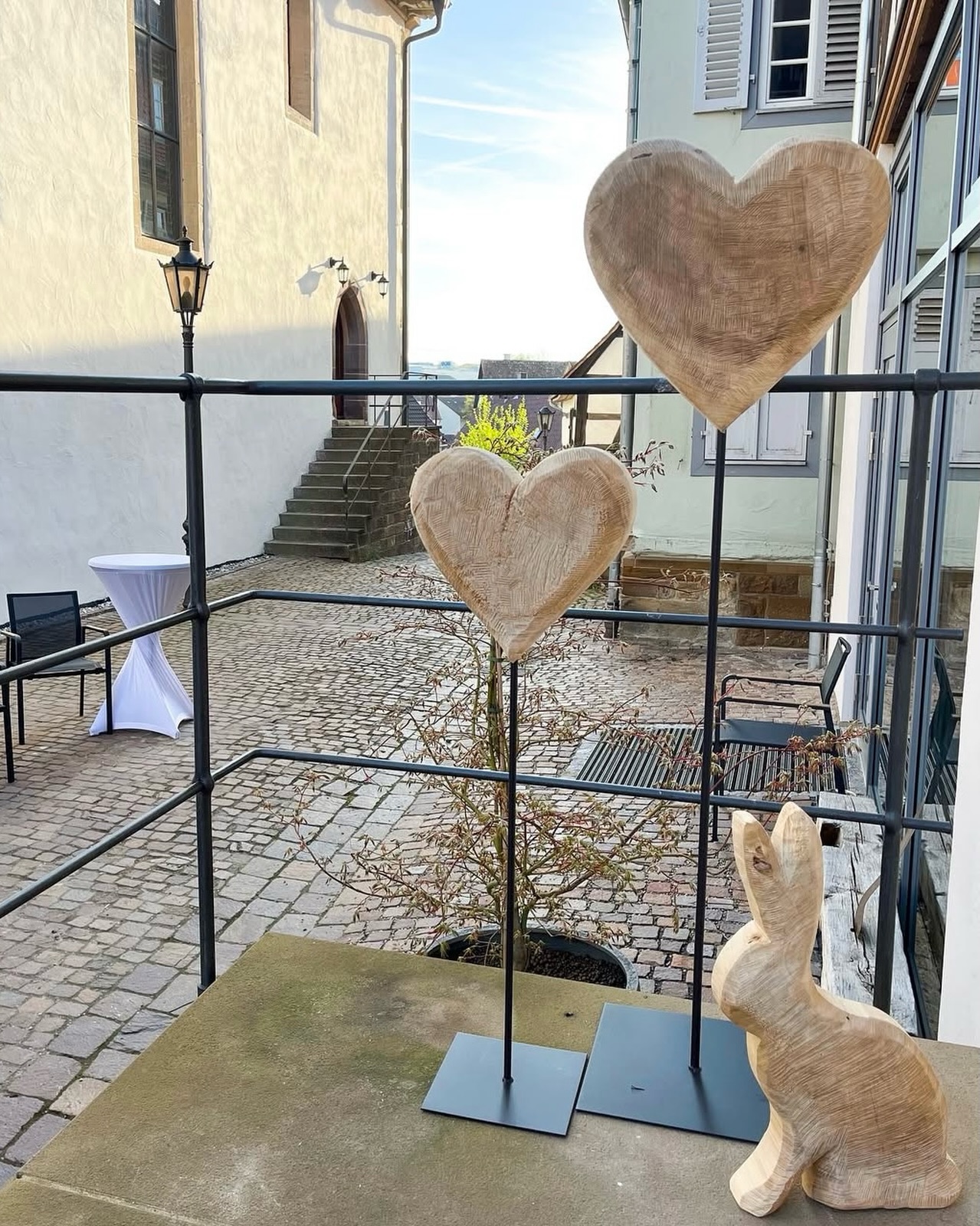 Wir wünschen euch einen schönen Karfreitag 🌿😊🌷

Ihr habt noch nichts vor? Dann kommt gerne im Gasthaus Faust vorbei! 🙏🏼
Heute gibt es zum ersten Mal unseren knusprigen Backfisch mit hausgemachtem Kartoffelsalat und frisch zubereiteter Remouladensoße – schaut vorbei und lasst es euch schmecken! 🐟

#knittlingen #enzkreis #faustgeburtshaus  #welovefaust#gasthausfaust dasfaustgasthaus appartementsfaustappartements dasfaustknittlingen food catering foodlover